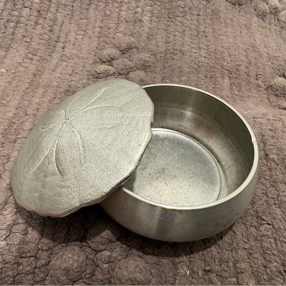 Amos Pewter Silver Sand Dollar Trinket Box